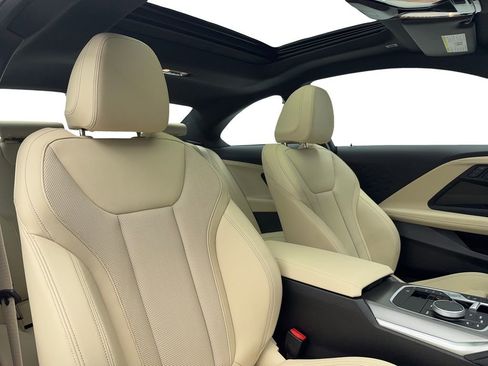 Used 2025 BMW 230i xDrive Coupe image 40