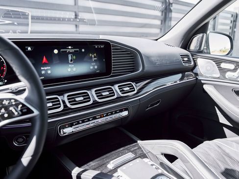 Used 2026 Mercedes-Benz Maybach GLS 600 4MATIC image 69