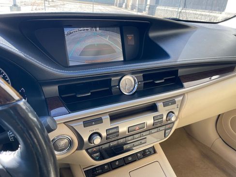 Used 2014 Lexus ES 350 w/ Luxury Package FWD image 37