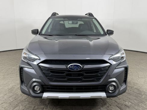 Used 2025 Subaru Outback Limited AWD/4WD image 2