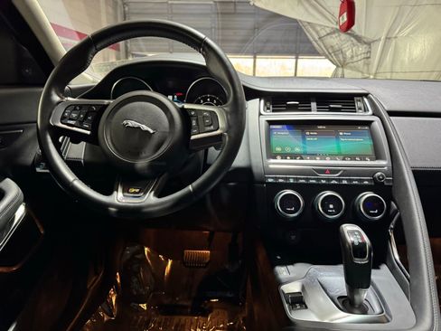 Used 2020 Jaguar E-PACE SE image 16