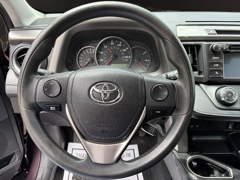 Used 2016 Toyota RAV4 LE AWD/4WD image 10