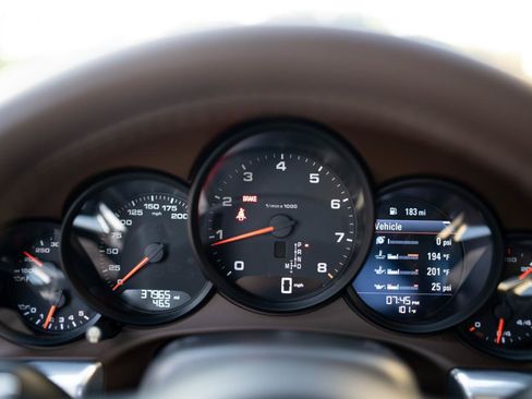 Used 2017 Porsche 911 Carrera RWD image 41