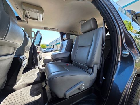 Used 2011 Toyota Sequoia Platinum AWD/4WD image 15