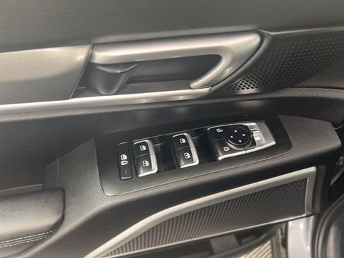 Used 2022 Kia Telluride LX image 13