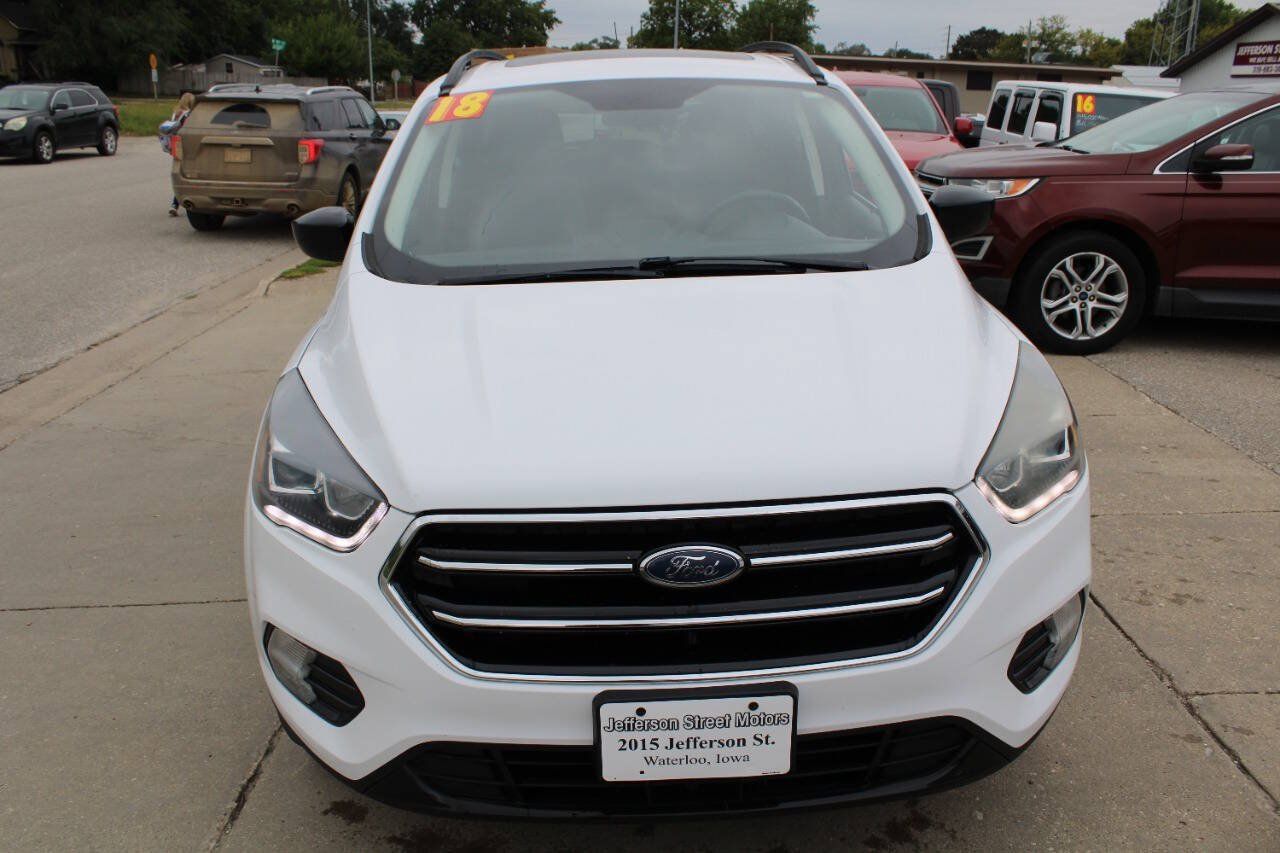 Used 2018 Ford Escape SE w/ SE Sport Appearance Package AWD/4WD image 3