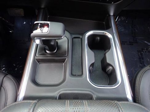 Used 2024 Chevrolet Silverado 1500 High Country w/ High Country Premium Package AWD/4WD image 21
