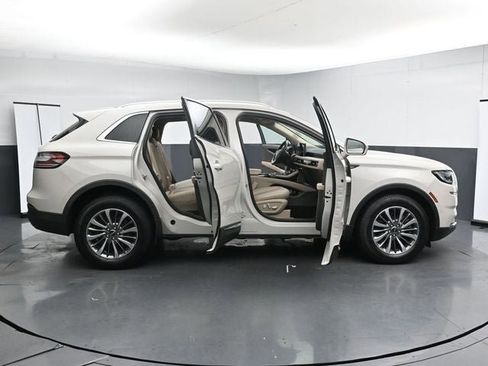 Used 2022 Lincoln Nautilus Reserve AWD/4WD image 40