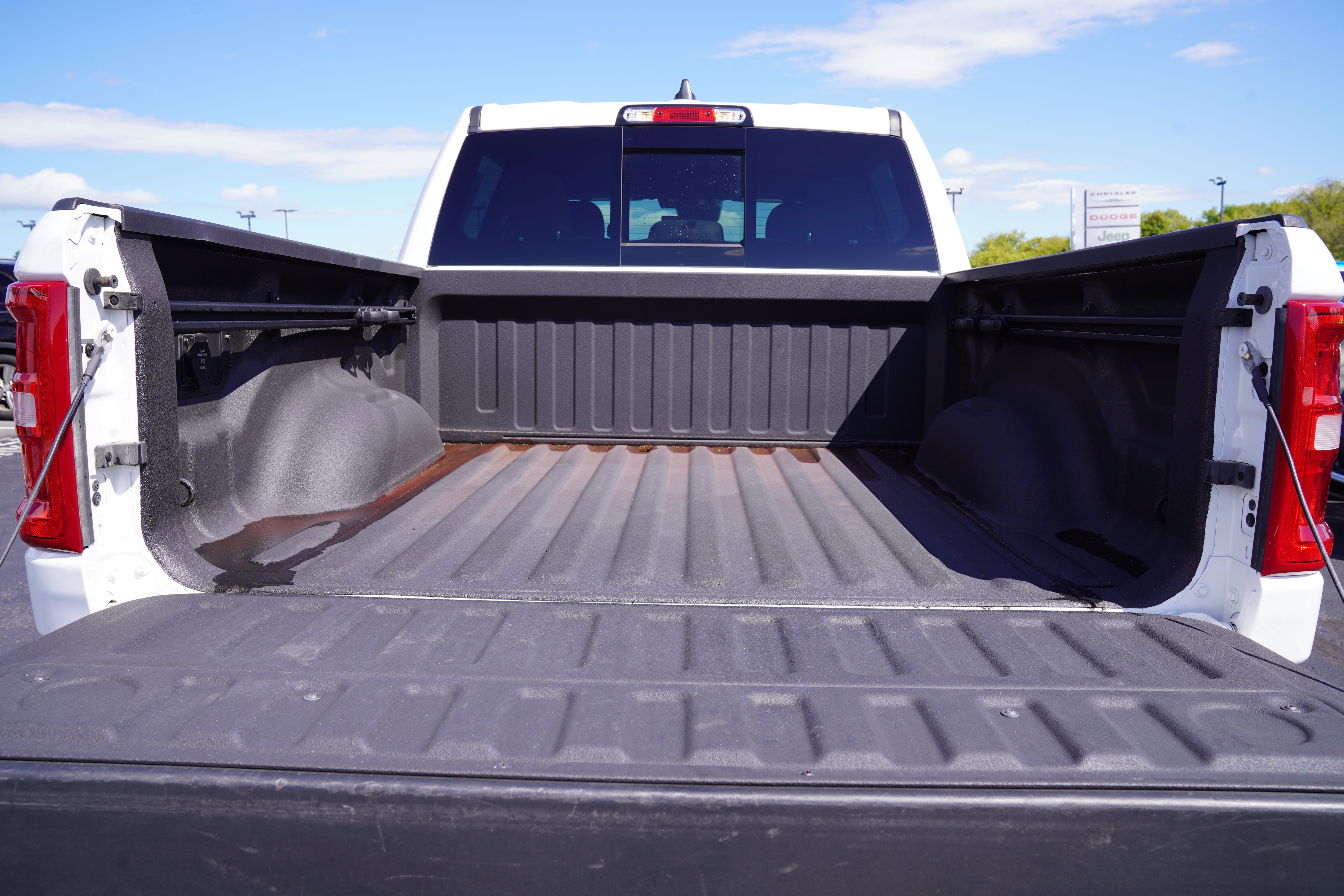 Used 2025 RAM 1500 Big Horn AWD/4WD image 8