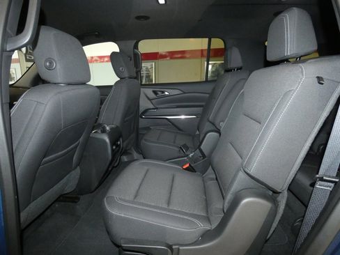 Used 2025 Chevrolet Traverse LT image 22