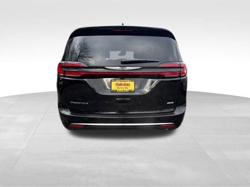 New 2026 Chrysler Pacifica Select image 6