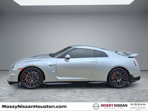 Certified 2024 Nissan GT-R Premium w/ Premium Interior Package AWD/4WD image 5