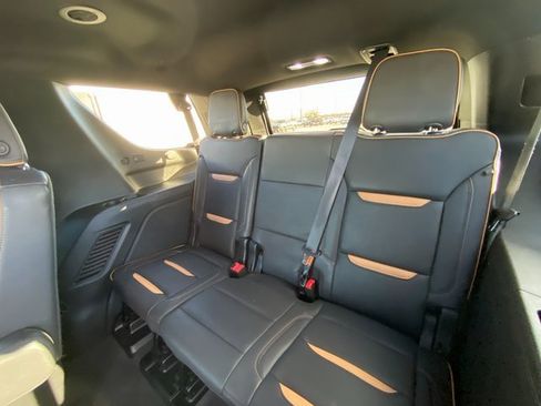 Used 2024 GMC Yukon AT4 w/ Technology Package image 16