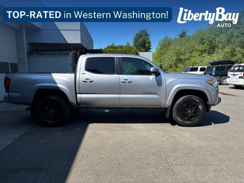 Used 2020 Toyota Tacoma SR5 AWD/4WD image 8