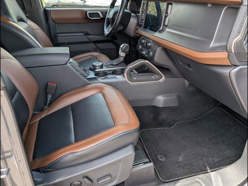 Used 2024 Ford Bronco Outer Banks image 18