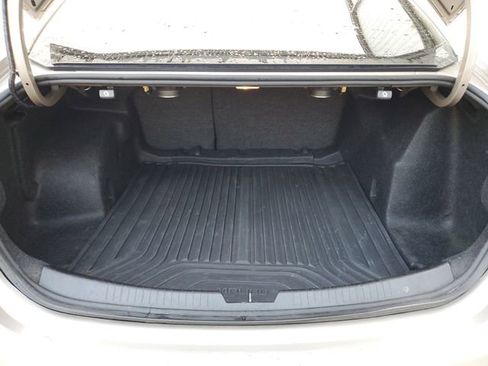 Used 2022 Chevrolet Malibu Premier image 9