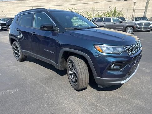 Used 2026 Jeep Compass Limited AWD/4WD image 3