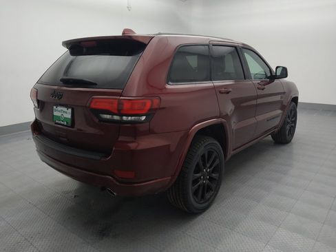 Used 2019 Jeep Grand Cherokee Altitude image 9