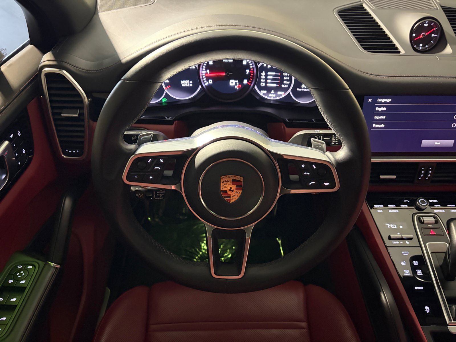 Certified 2023 Porsche Cayenne Platinum Edition AWD/4WD image 36