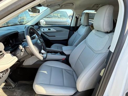 Used 2026 Ford Explorer Active w/ Active Comfort Package AWD/4WD image 12