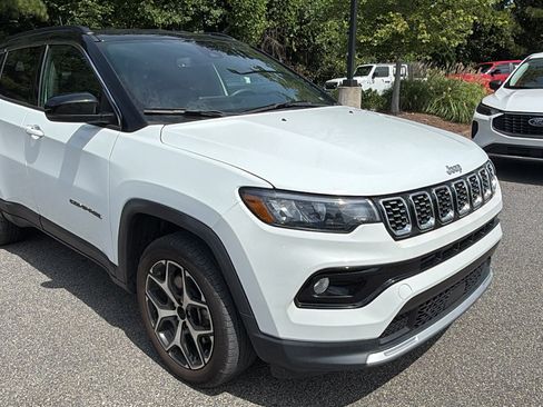Used 2024 Jeep Compass Limited AWD/4WD image 5