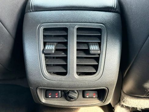 Used 2018 Ford Taurus Limited AWD/4WD image 16