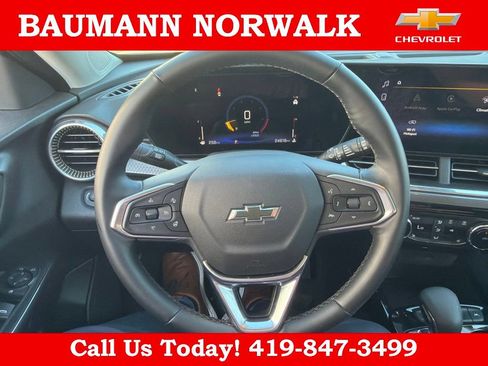 Used 2025 Chevrolet Trax ACTIV w/ Driver Confidence Package FWD image 14