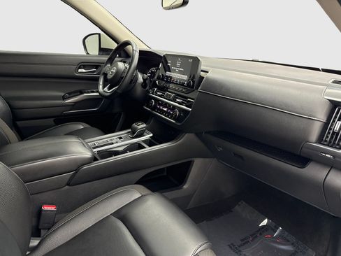 Used 2022 Nissan Pathfinder SL FWD image 42