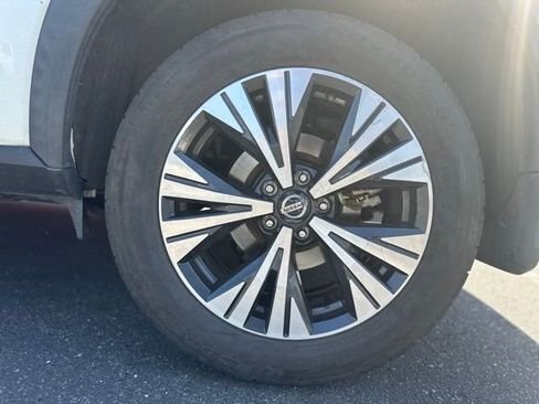 Used 2021 Nissan Rogue SV image 7