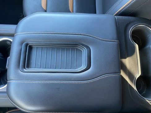 Used 2024 GMC Yukon AT4 w/ Technology Package image 24