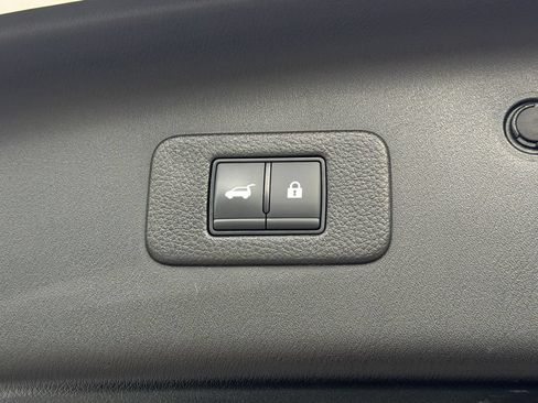 Used 2023 Nissan Armada Platinum w/ Captain's Chairs Package AWD/4WD image 7
