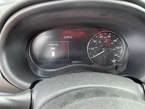 Used 2022 Nissan Kicks SV w/ Interior Electronics Package FWD image 28