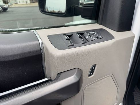 Used 2019 Ford F250 XLT image 3