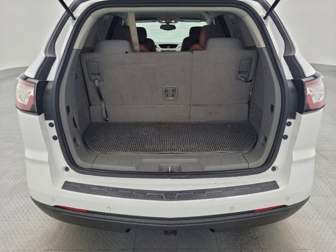 Used 2017 Chevrolet Traverse LT w/ Style and Technology Package image 29