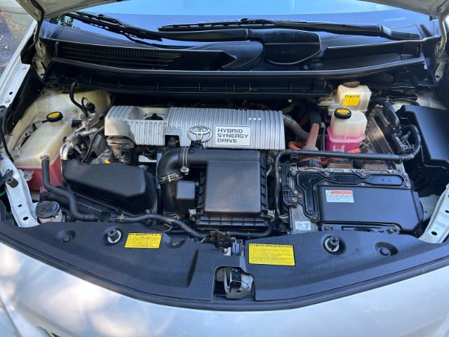 Used 2013 Toyota Prius V Five FWD image 37