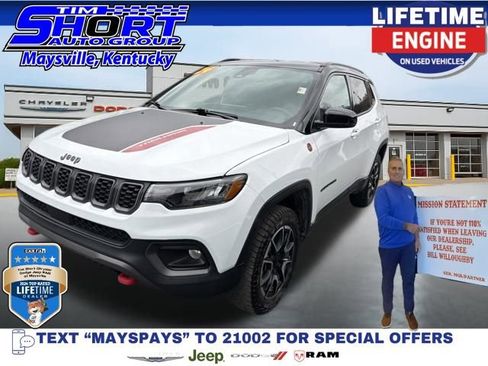 Used 2024 Jeep Compass Trailhawk image 1
