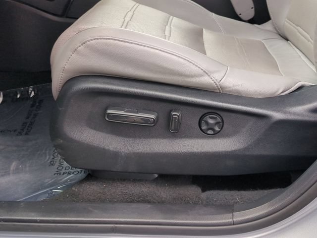 Used 2018 Honda CR-V Touring image 24
