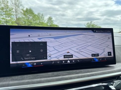 Used 2025 BMW X7 xDrive40i AWD/4WD image 17