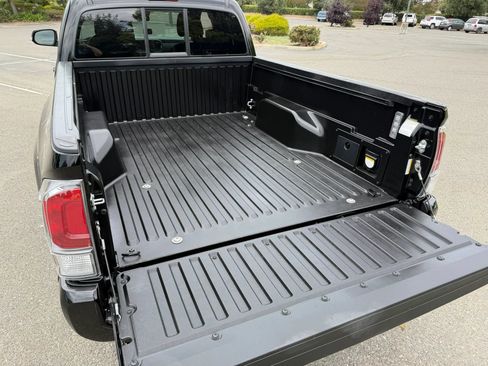 Used 2023 Toyota Tacoma TRD Sport w/ Black Out Package (TMS) AWD/4WD image 17