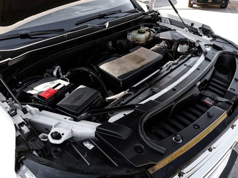 Used 2022 Chevrolet Suburban Premier image 55