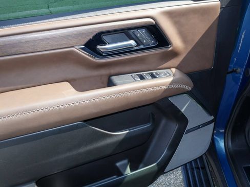 New 2026 GMC Yukon Denali Ultimate w/ LPO, Floor Liner Package AWD/4WD image 13