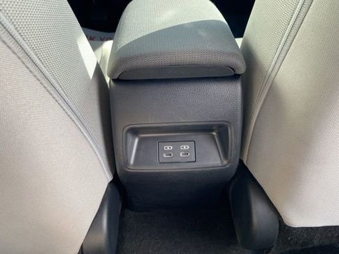 Used 2025 Toyota Corolla LE FWD image 28