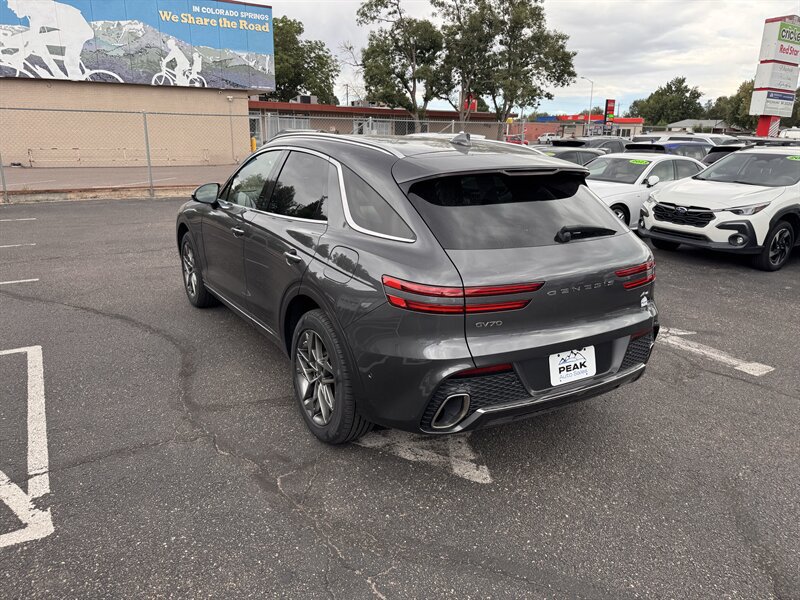 Used 2022 Genesis GV70 2.5T w/ Advanced Package AWD/4WD image 33