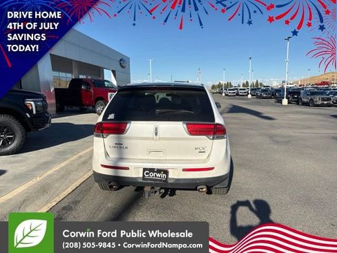 Used 2013 Lincoln MKX AWD image 4