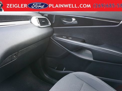Used 2019 Kia Sorento FWD image 29