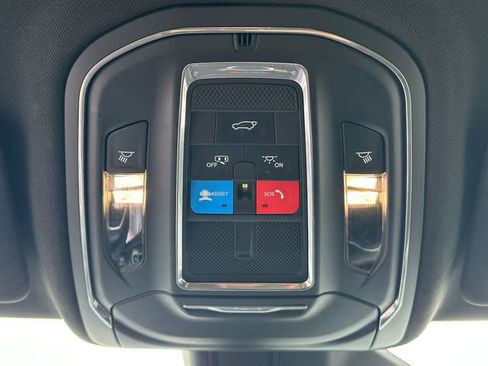 Used 2025 Jeep Grand Cherokee Altitude image 19