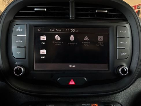 Used 2025 Kia Soul FWD image 30