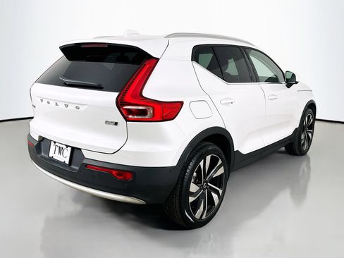 Used 2024 Volvo XC40 B5 Plus w/ Climate Package AWD/4WD image 5
