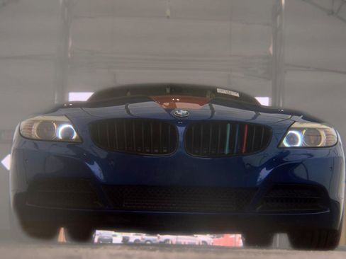 Used 2010 BMW Z4 sDrive35i RWD image 3