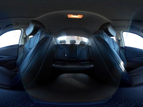 Used 2025 Hyundai Elantra Limited image 43